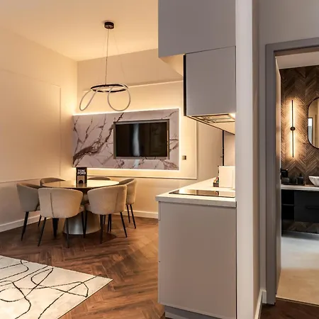 Acacia Luxury *
