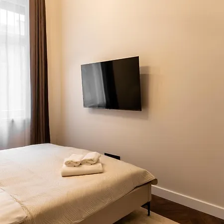 Acacia Luxury