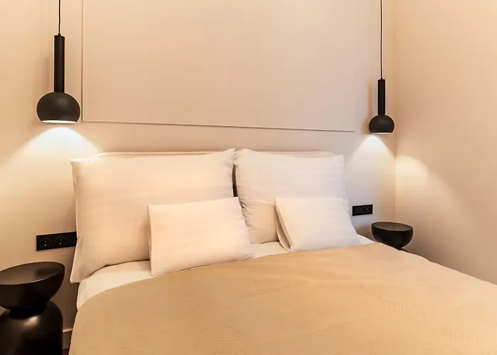 Acacia Luxury *