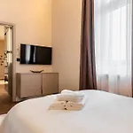 Acacia Luxury *